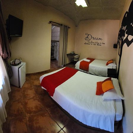 Hotel Casa Feliz à Potgietersrus Extérieur photo
