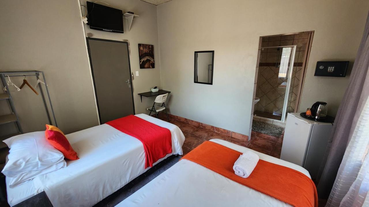 Hotel Casa Feliz à Potgietersrus Extérieur photo