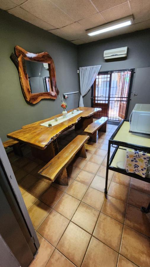 Hotel Casa Feliz à Potgietersrus Extérieur photo