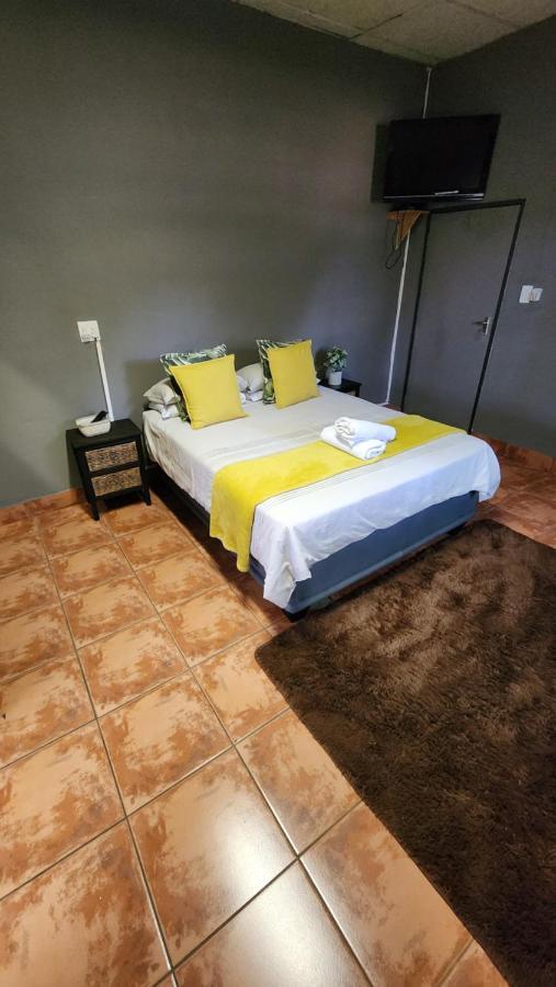 Hotel Casa Feliz à Potgietersrus Extérieur photo