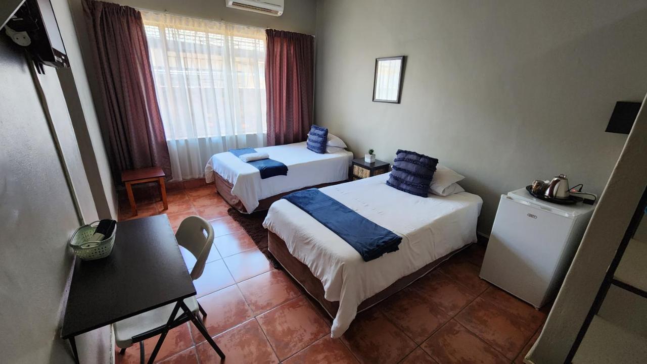 Hotel Casa Feliz à Potgietersrus Extérieur photo