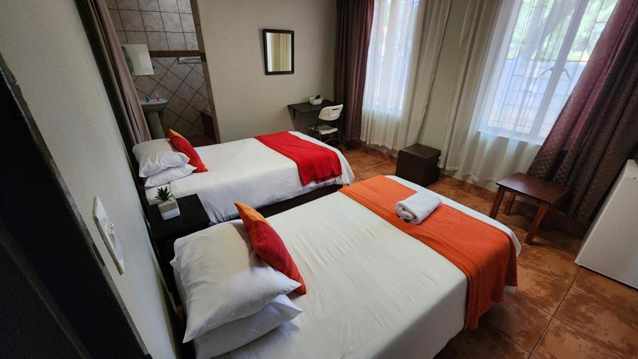 Hotel Casa Feliz à Potgietersrus Extérieur photo